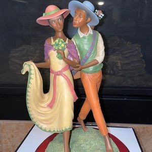 Lenox “The Kiss” Statue